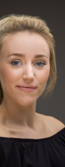 Amy Kinnear, SL Talent, actor, actor headshot, confidence, confident headshot, connection, dancer, head shot, headshot, musical theatre performer, performer, performer headshot, singer, spotlight headshot, spotlight profile image, strong headshot, studio headshot, vocalist