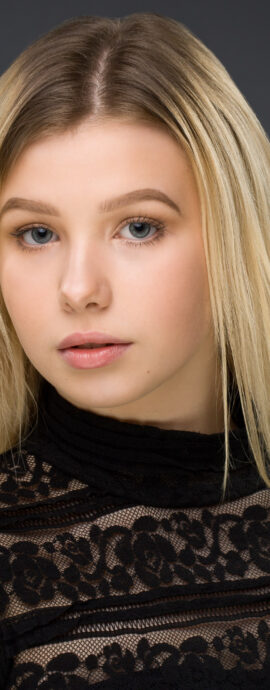 FIona McCallum, JazzArtUK, confidence, confident headshot, connection, head shot, headshot, performer headshot, spotlight headshot, spotlight profile image, strong headshot, studio headshot