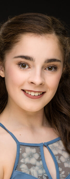 Robyn McKie, confidence, confident headshot, connection, head shot, headshot, performer headshot, spotlight headshot, spotlight profile image, strong headshot, studio headshot