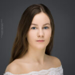 Sara McDonald, confidence, confident headshot, connection, head shot, headshot, performer headshot, spotlight headshot, spotlight profile image, strong headshot, studio headshot