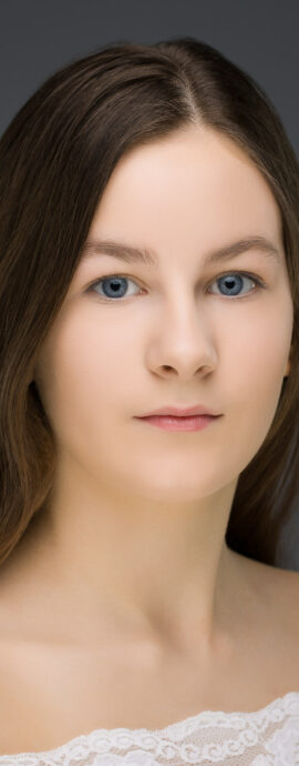 Sara McDonald, confidence, confident headshot, connection, head shot, headshot, performer headshot, spotlight headshot, spotlight profile image, strong headshot, studio headshot