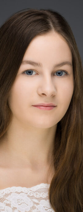 Sara McDonald, confidence, confident headshot, connection, head shot, headshot, performer headshot, spotlight headshot, spotlight profile image, strong headshot, studio headshot