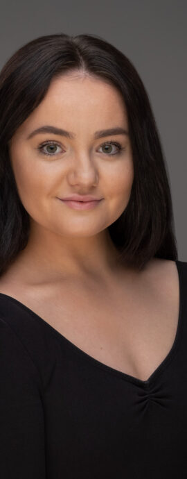 Brooke Allan, head shot, headshot, musical theatre performer, performer, performer headshot, portrait, singer, vocalist, vocalist headshot